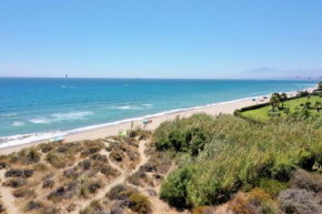3030 Elegant Beachside Penthouse with Sea Views